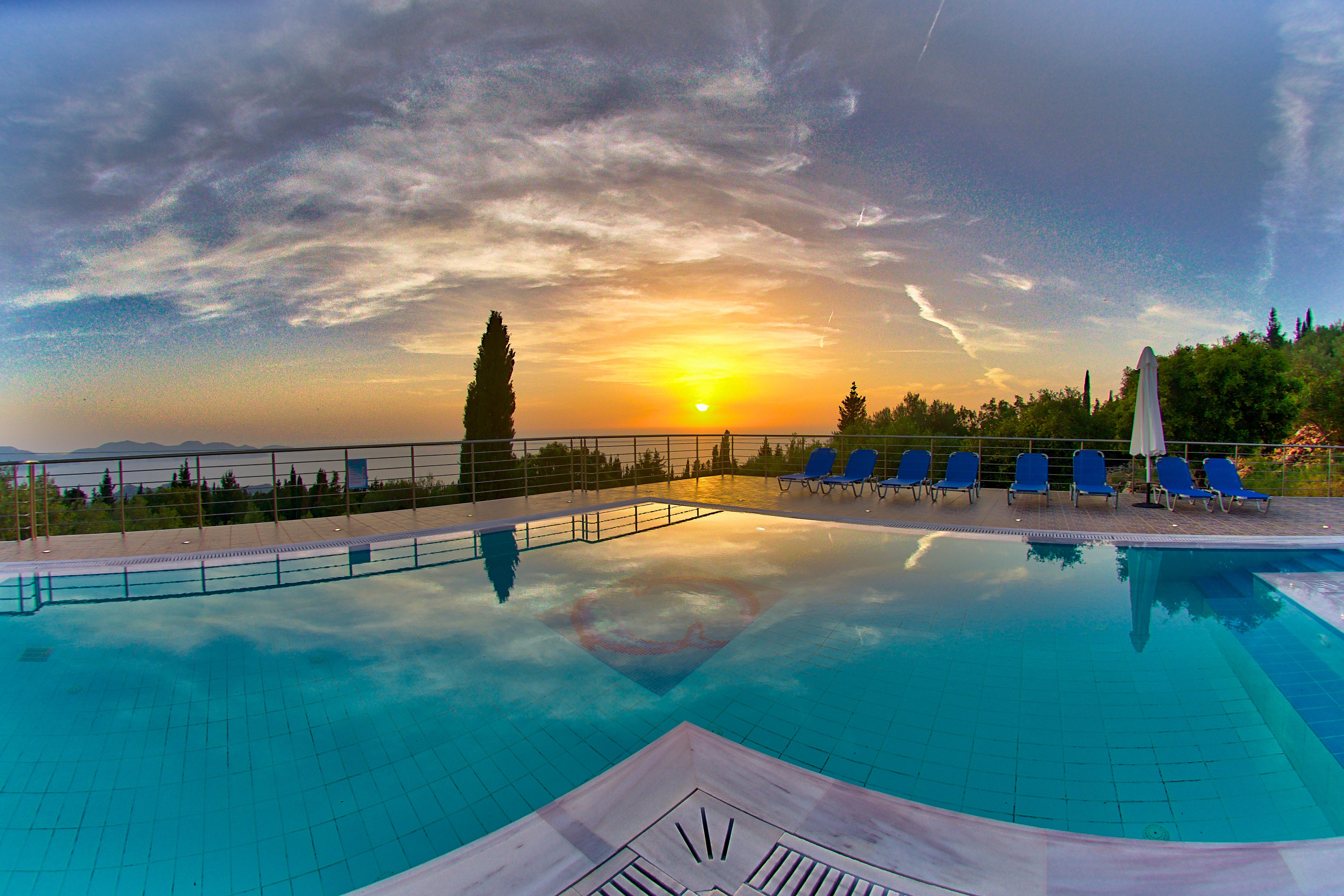 Studios Vrionis Panoramic Sunset Mesovounia  ภายนอก รูปภาพ