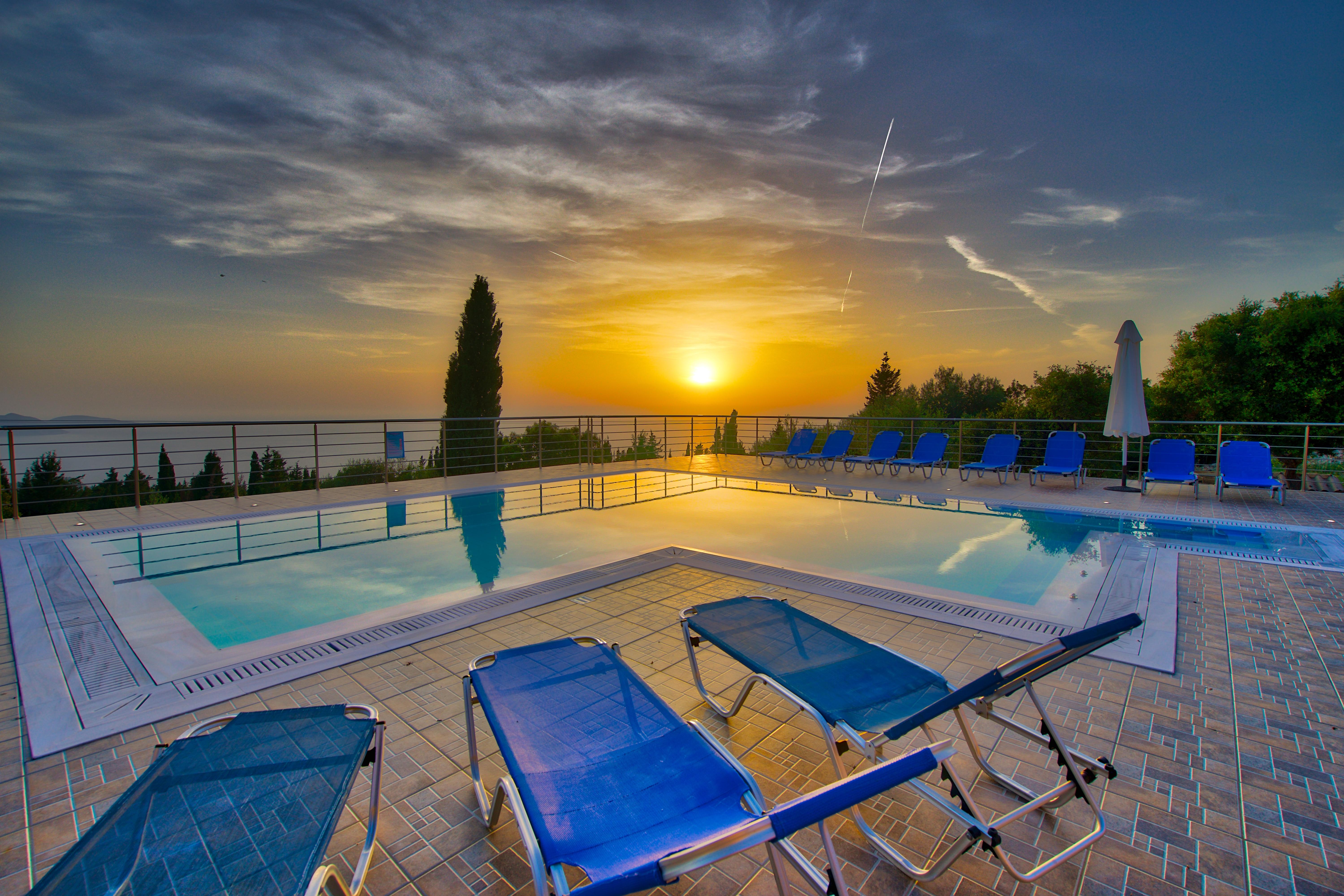 Studios Vrionis Panoramic Sunset Mesovounia  ภายนอก รูปภาพ